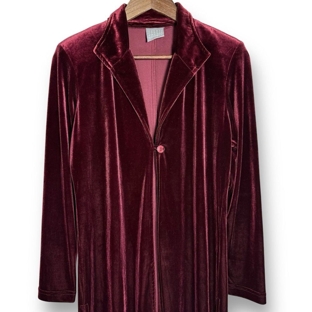Vintage Rabbit Rabbit Rabbit Velvet Duster in Deep Red, size 4P, flawless! - Picture 3 of 8
